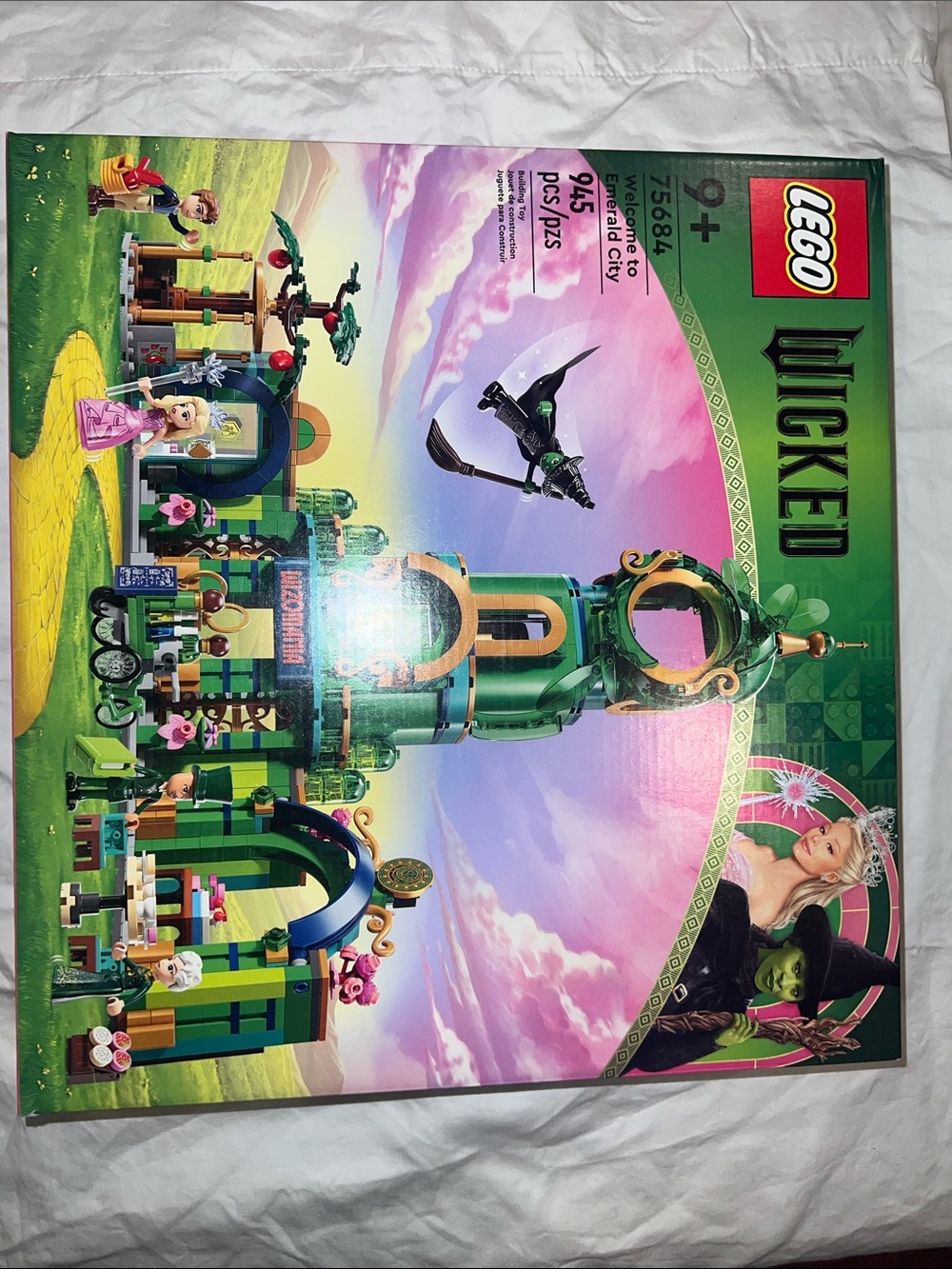 LEGO 75684 Wicked welcome to Emerald City Tower Playset - Green, Pink, Gold
